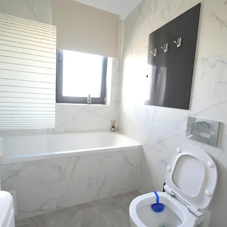 Apartment Modern Near Therme And Airport