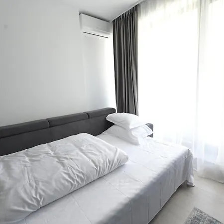 Modern Near Therme And Airport Apartment Bucharest