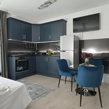 Modern Near Therme And Airport Apartment *