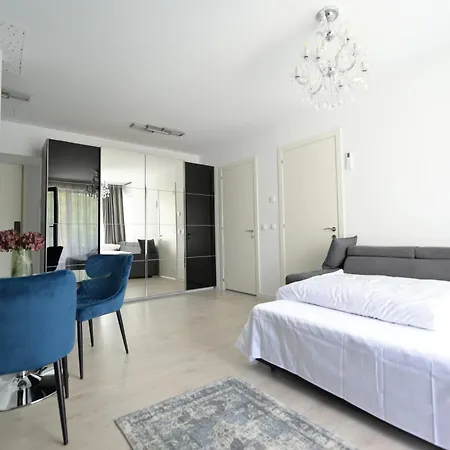 Apartment Modern Near Therme And Airport